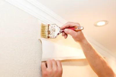 Pose de papier peint à Vaudreching — revêtements muraux et toiles de verre